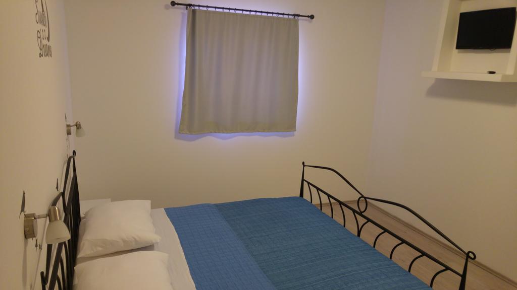 Apartment Perun Podstrana Bagian luar foto