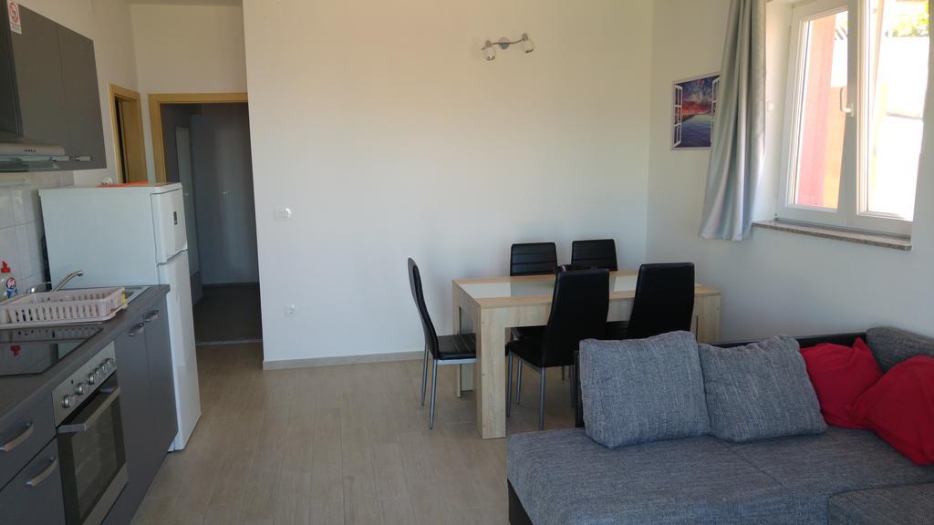 Apartment Perun Podstrana Bagian luar foto