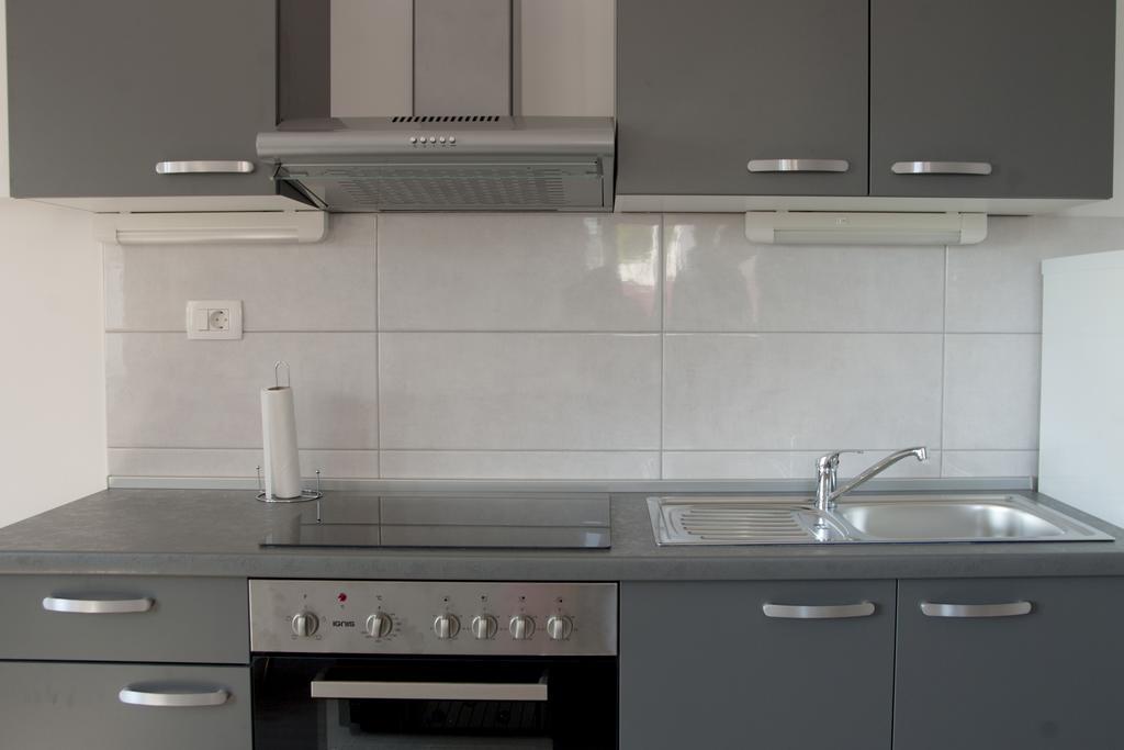 Apartment Perun Podstrana Bagian luar foto