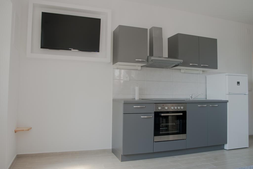 Apartment Perun Podstrana Bagian luar foto