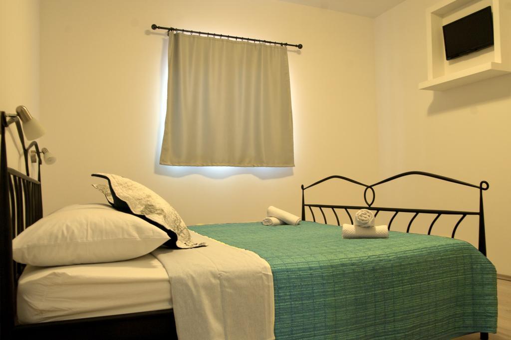 Apartment Perun Podstrana Bagian luar foto